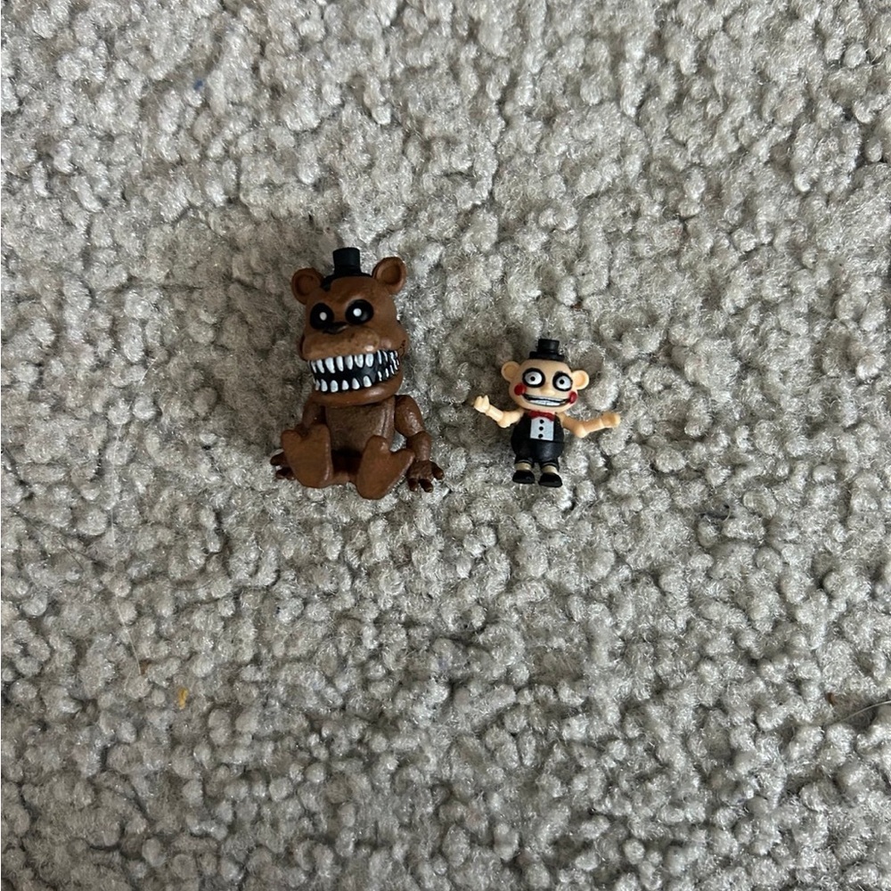 Five Nights at Freddy’s McFarlane Mini Figure Lot, including Withered Chica - Picture 3 of 5